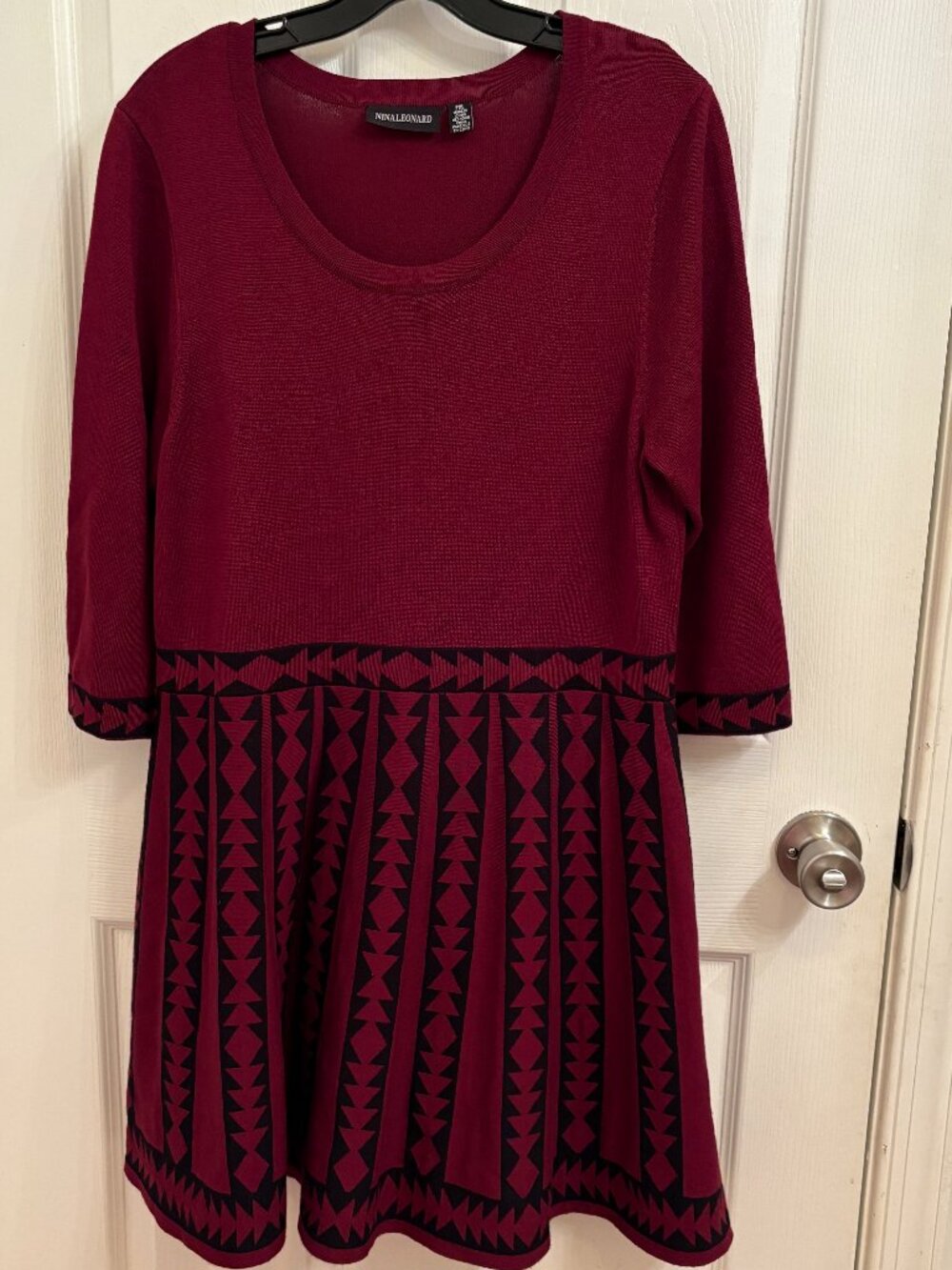 Nina Leonard Maroon & Black Geometric Print Sweater‎ Dress size Petite XL